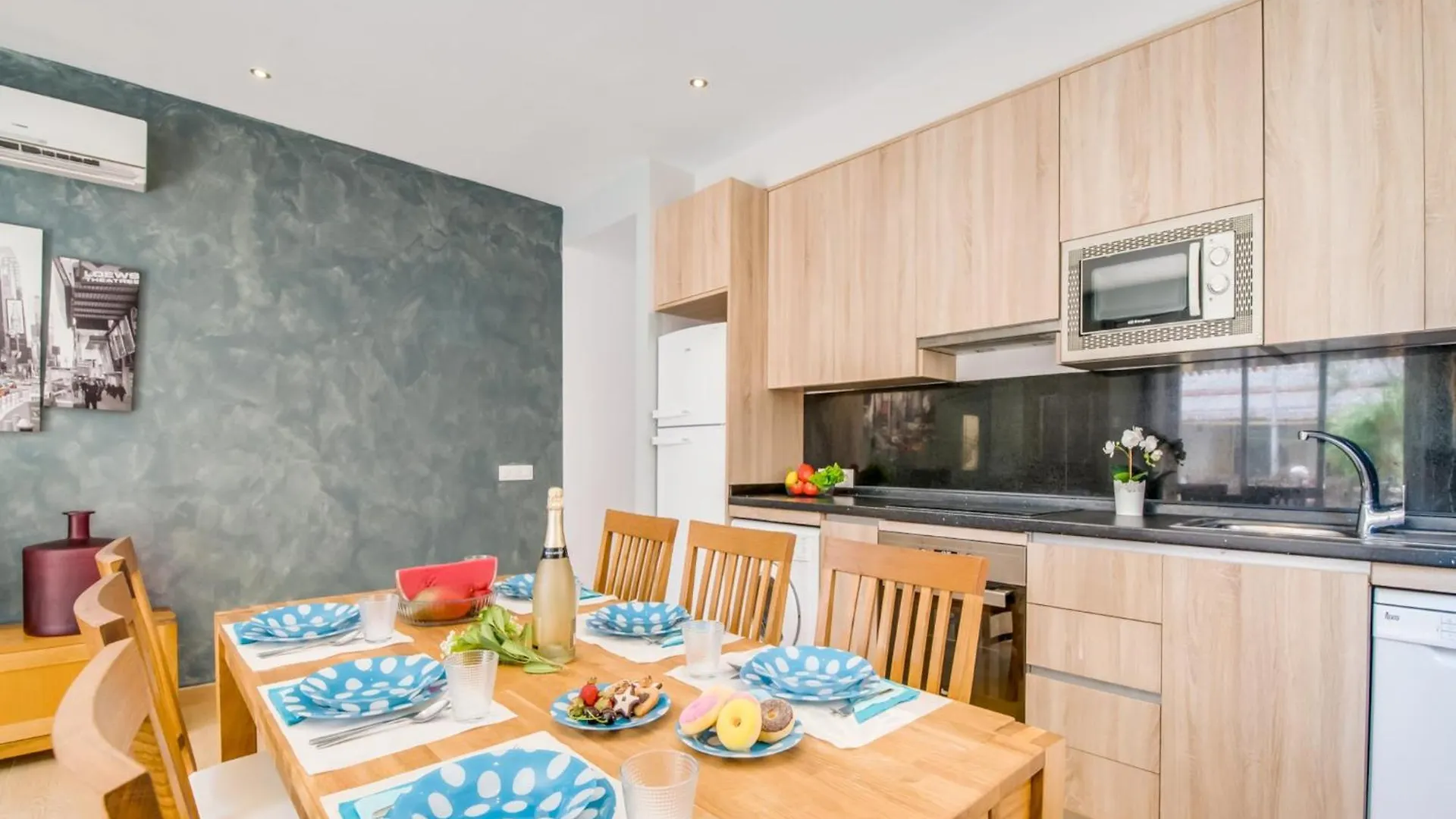 Holiday Home For 10 Guests Near Beach Кан Пикафорт